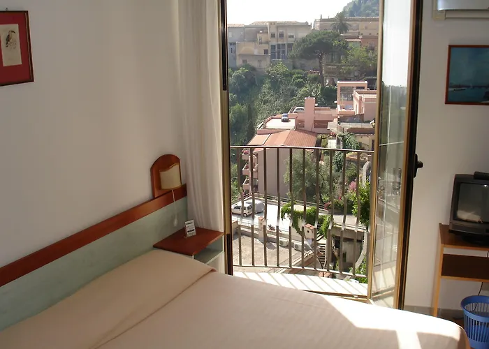 Condor 3* Taormina