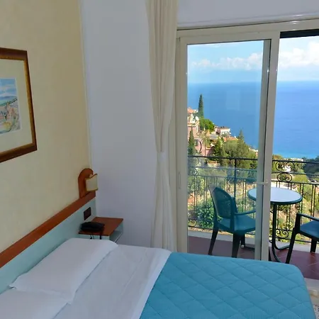 Condor Hotell 3*