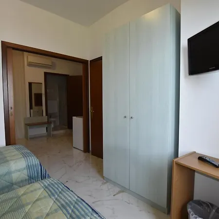 Condor Hotell 3*