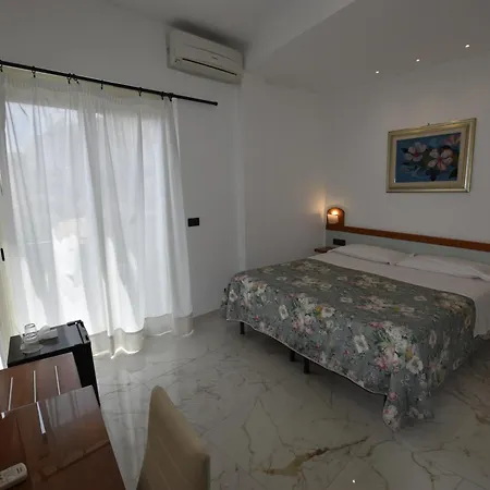 Condor 3*