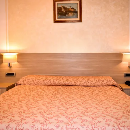 Hotel Condor 3*