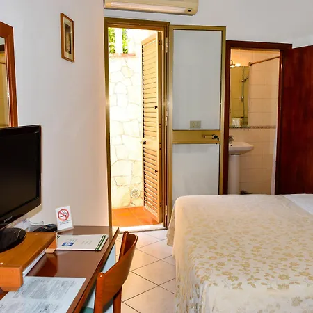 Condor Hotel
