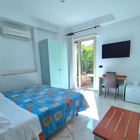 Hotel Condor 3*