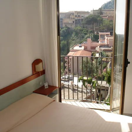 Condor 3* Taormina