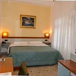 Hotel Condor 3*